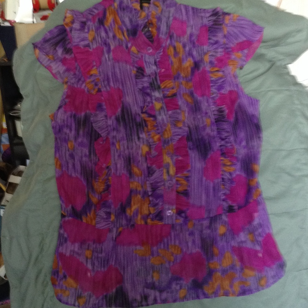 Beautiful New Dress Barn size m blouse